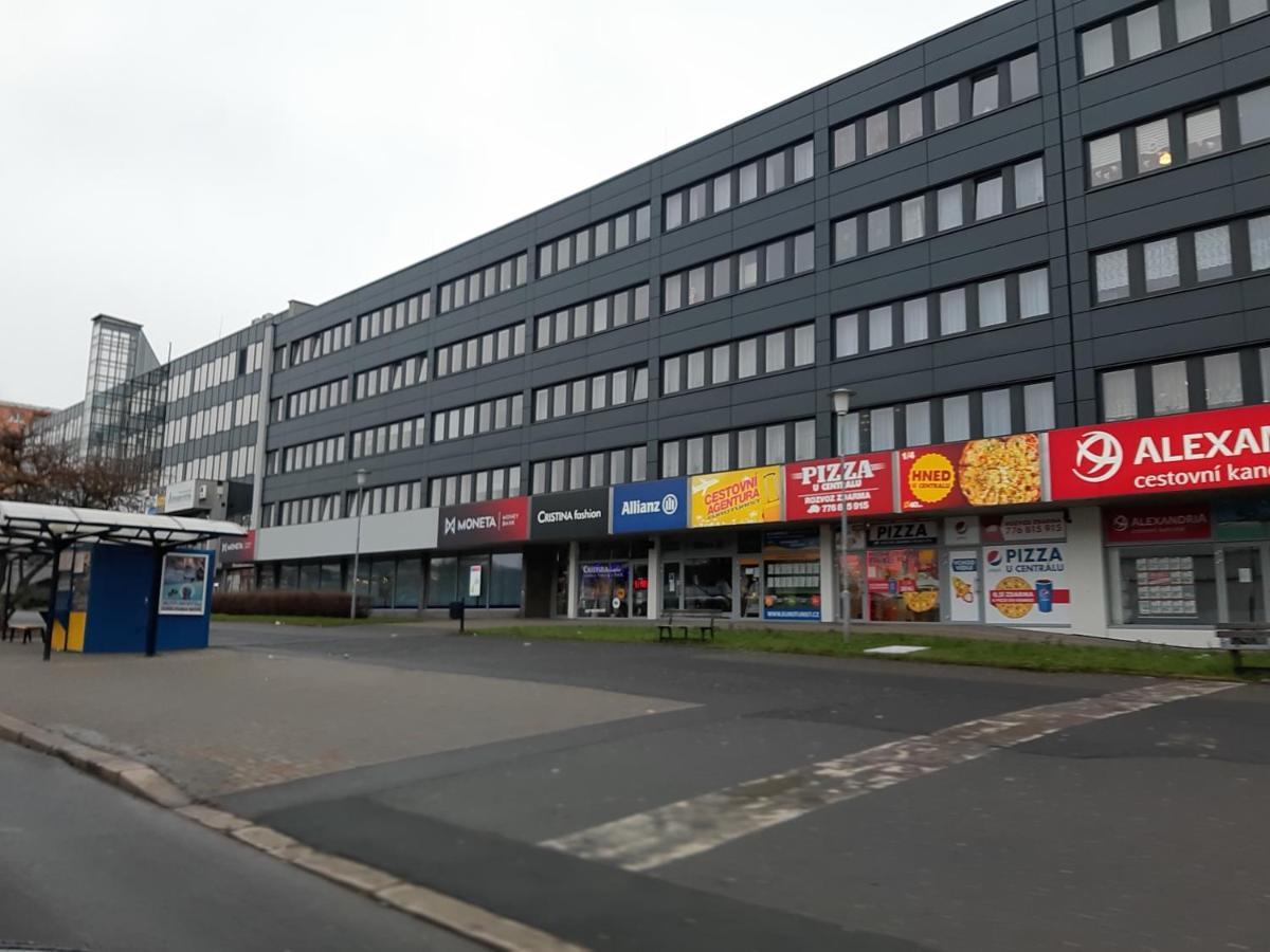 Prague Apartment In Most Near Golf Club, Aqua-Hipo-Autodrom In Most Eksteriør billede